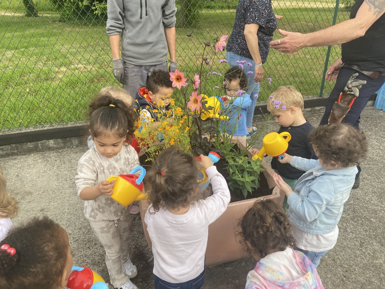 Le service petite enfance en fleurs
