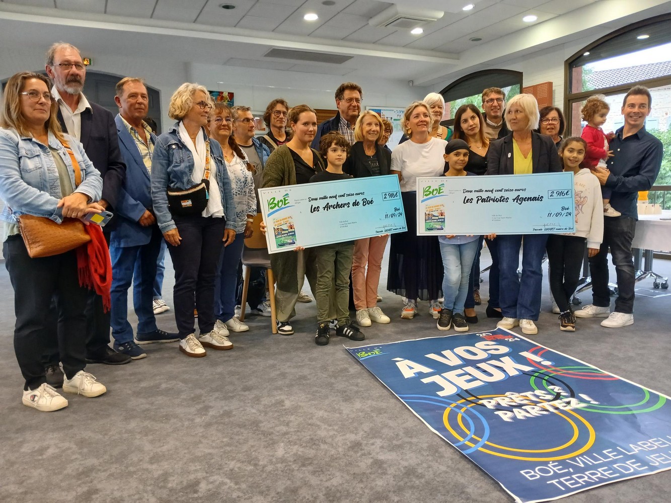 Remise de chèques dans le cadre du challenge solidaire